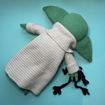 Wise Alien amigurumi