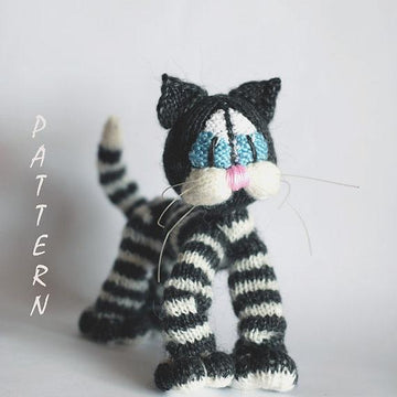 Playful Blue eyes Tabby cat ( a wire skeleton inside) - knitting pattern (knitted round)