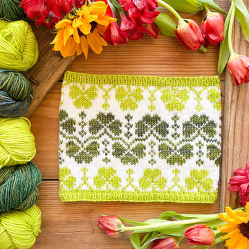 All Over Clover Cowl