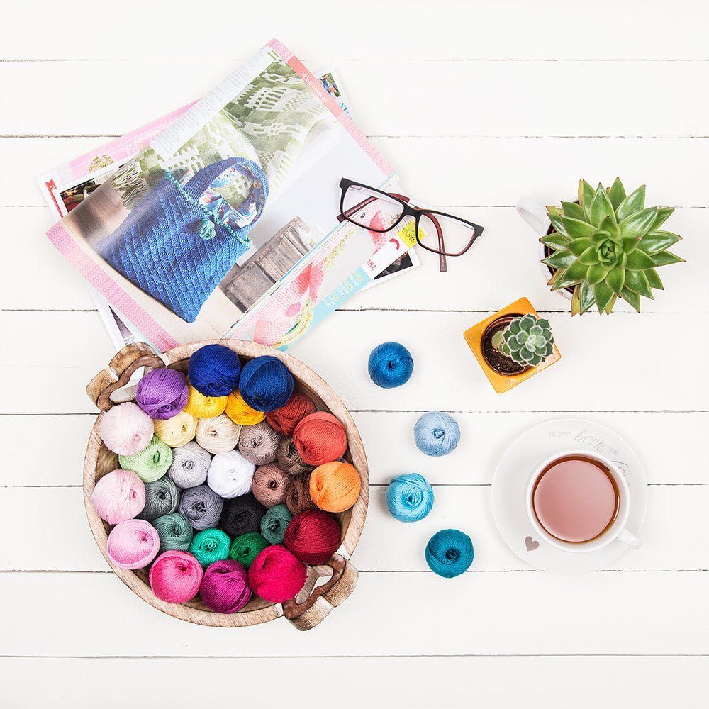 Yarn and Colors Must-Have (Minis)