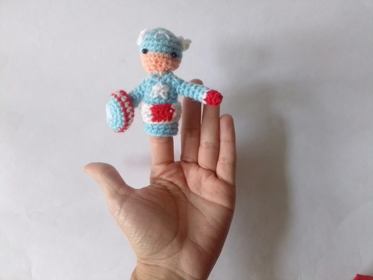 Finger puppets super hero Capt