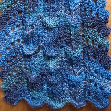 Wavy scarf, lacy garter st zig-zag edges