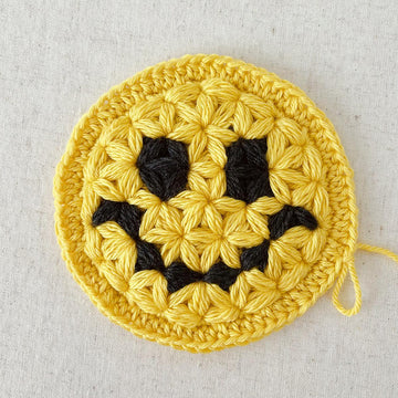 63 Smily Face Round Square Motif