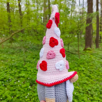 Crochet Valentine gnome