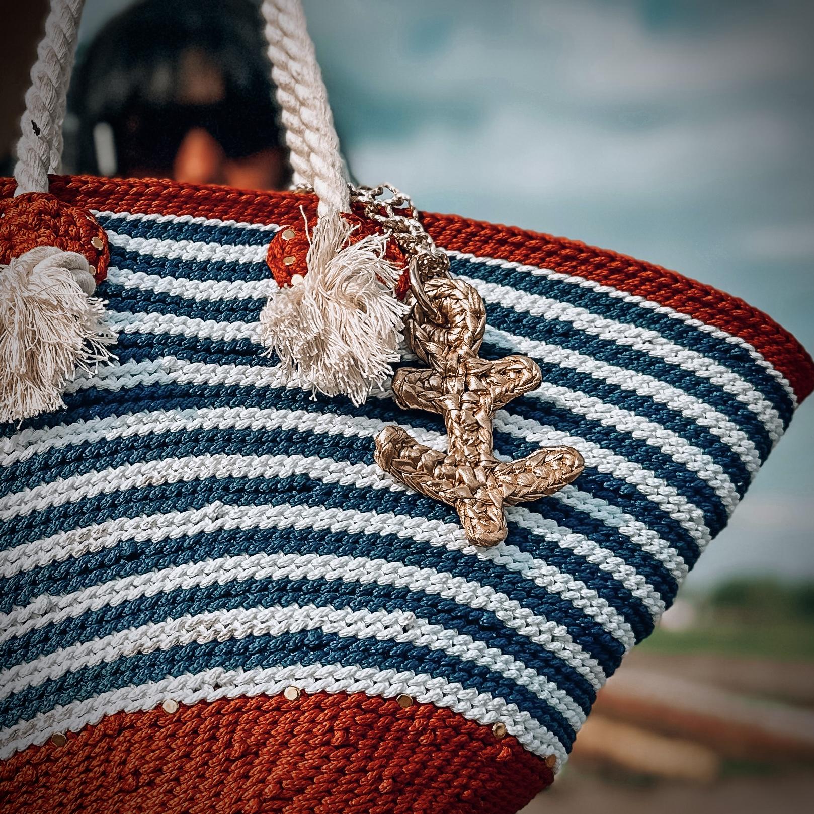 Anchor pendant