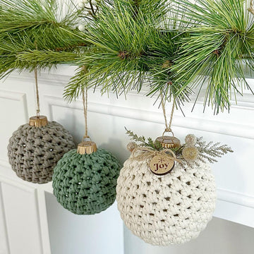 Christmas Ball Ornament 097