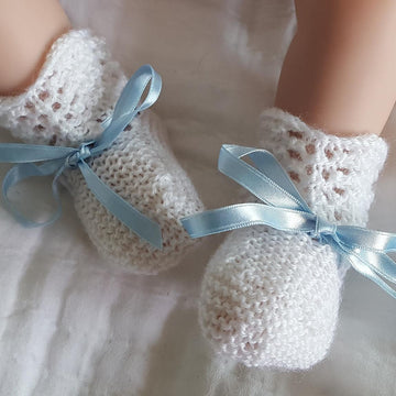 Mackenzie - 4ply booties and mittens