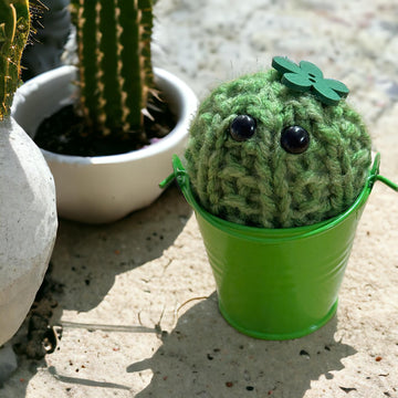 Flora - Cute Cactus Knitting Pattern - PDF