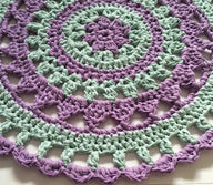 Mandala Style Island Rug in Hoooked Ribbon XL Solids