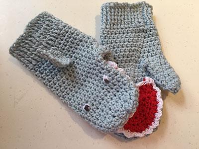 Animal mittens - crocodile, shark and frog