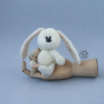 Mini bunny knitting flat