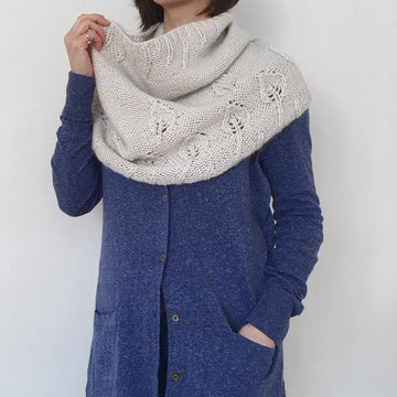Debbie - leaf pattern cowl