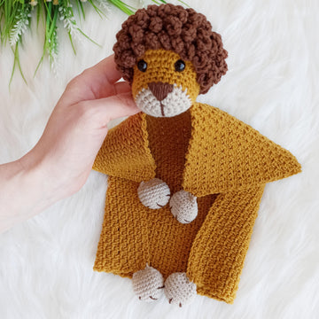 Crochet lion security blanket, crochet baby lovey pattern
