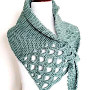 Asymmetric Keyhole Shell Scarf