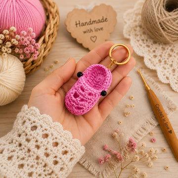 Crochet Crocs Keychain Pattern | Mini Shoe Keychain PDF Crochet Pattern