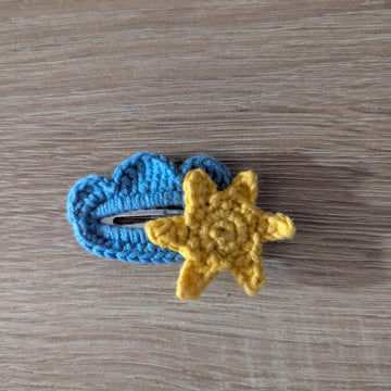 Cloud and sun hair clip english-us