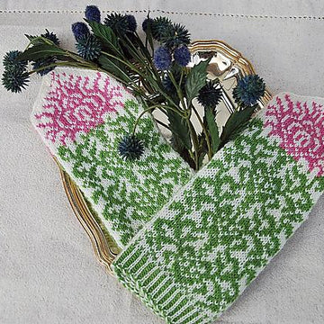 Thistle Mittens