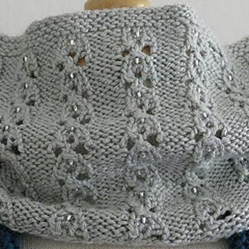 K831-Cloverleaf Gauntlets & Cowl