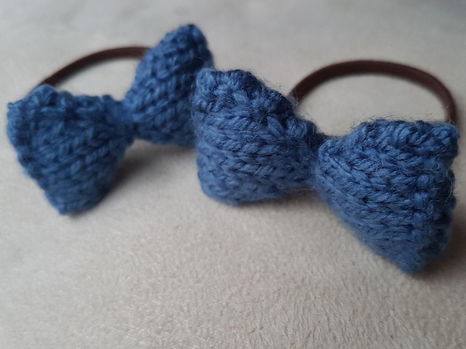 Knitted Bows