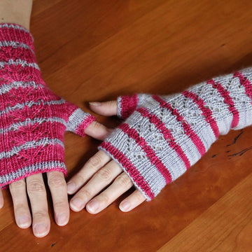 Deco Lace Mitts