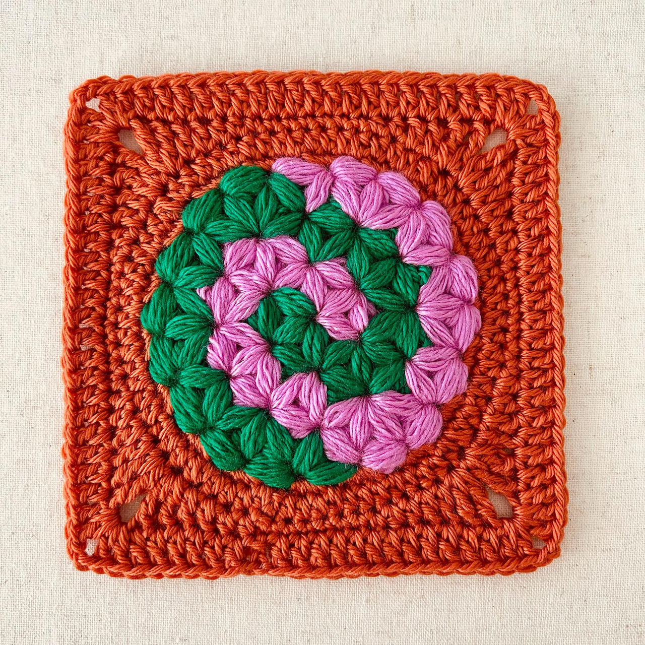 71 Swirl Round Square Motif