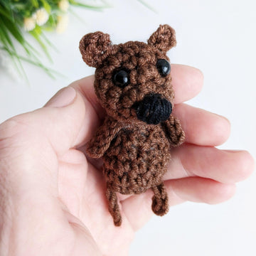 Crochet bear pattern, tiny amigurumi bear, minimum sew crochet pattern