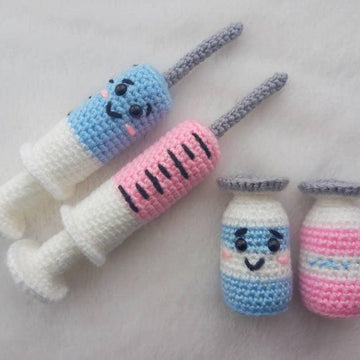 Crocheted vaccine Syringe