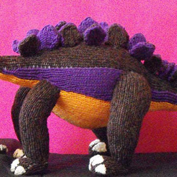 STEVE STEGOSAURUS AND BABY TOY DINOSAUR KNITTING PATTERN MADMONKEYKNITS