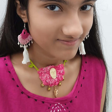 Rose Vine Necklace Crochet Pattern