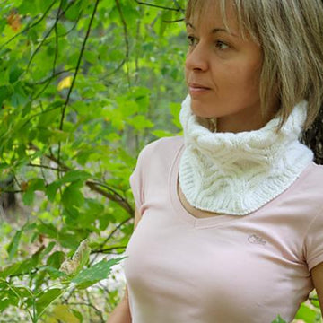 White Tenderness Cowl