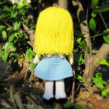 Alice in Wonderland - Amigurumi crochet pattern