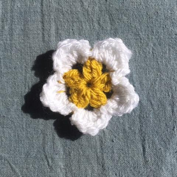Daisy chain head band