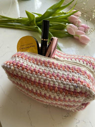 Moss Stitch Make-up Bag