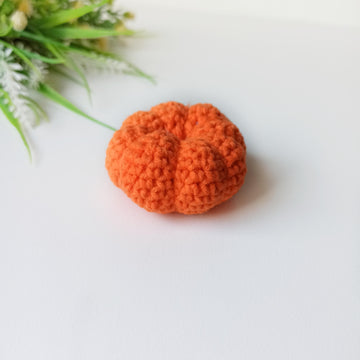Crochet pumpkin pattern, easy crochet amigurumi pumpkin, Halloween crochet keychain
