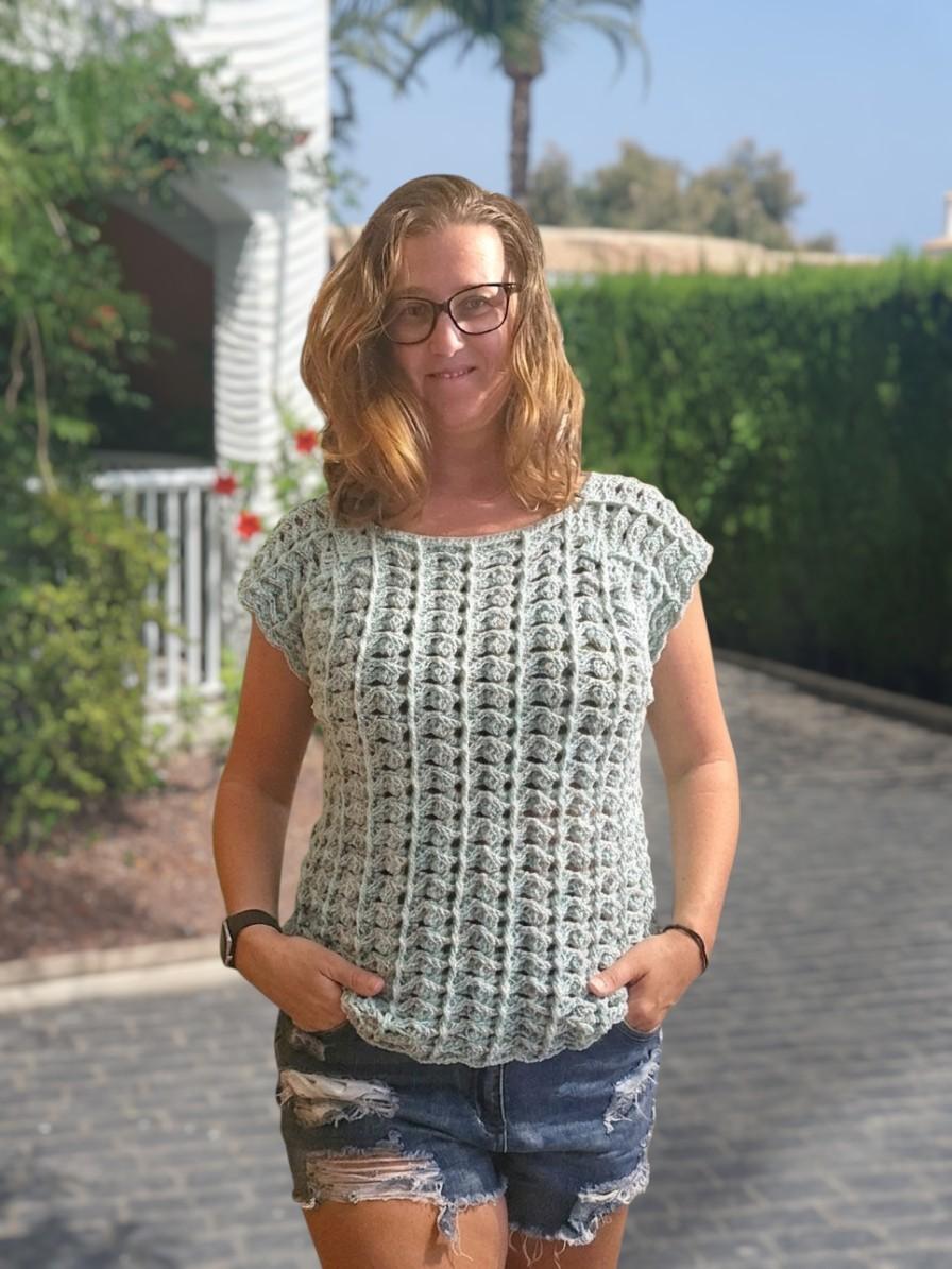 Mareo Sweater – a top-down raglan with a striking textured pattern