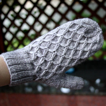 Diamond Lattice Mittens