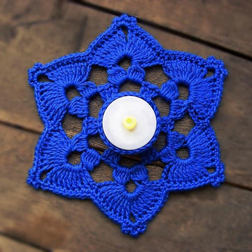 Snowflake tealight holder