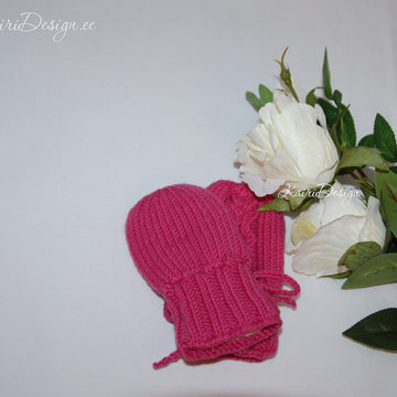 Cabled mittens