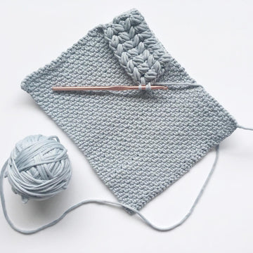 Peppermint Puff Clutch