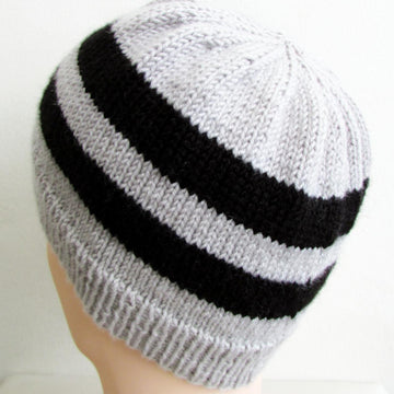 Simple Men's Striped Beanie