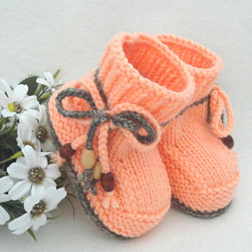 Baby Girl Baby Booties and Baby Hat Pattern English