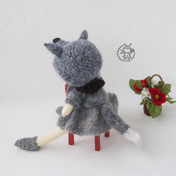Doll wolf