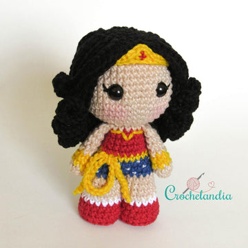 Wonder Woman Classic amigurumi doll - crochet pattern by Crochelandia