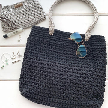 The Mega Tote 060