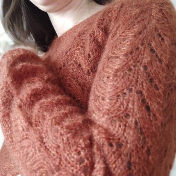 Akebia sweater