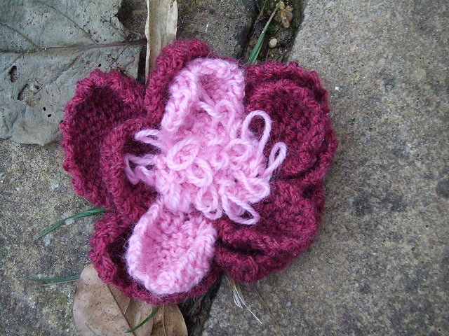 100 Flowers to Knit and Crochet