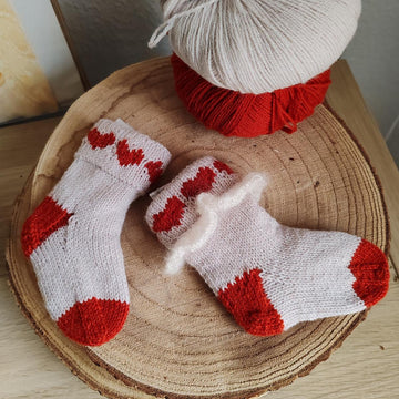 Heart Me Out socks