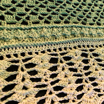 Flat Triangular Scarf "Daphnis"
