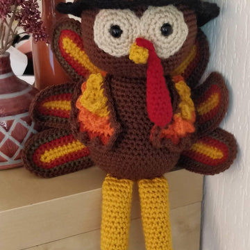 Thanksgiving Turkey with Pilgrim Hat Crochet Amigurumi