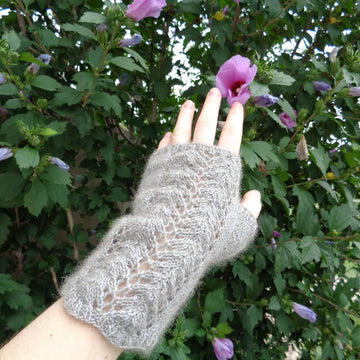 Graceful Fingerless Gloves